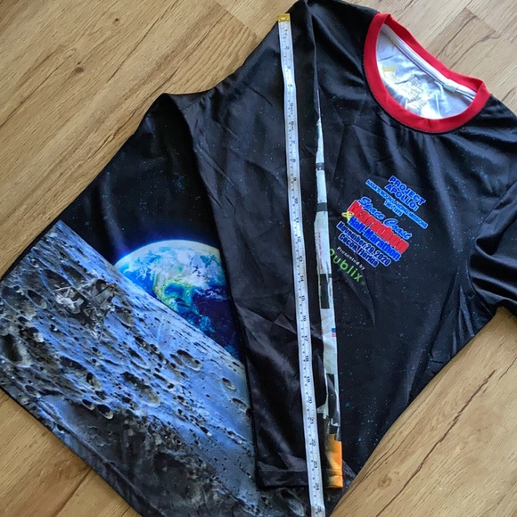 ProjectApollo, NASA,SpaceCoastMarathon CocoaFL,woman’sLarge,soft,great graphics! - Picture 11 of 12